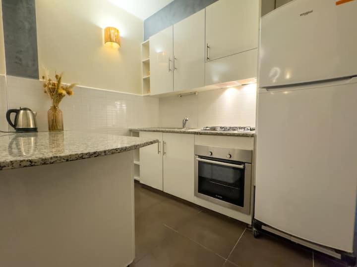 Marrakech 2-bedroom Apartment-2 Balconies Pool & Parking Near Majorelle * Marrakesh